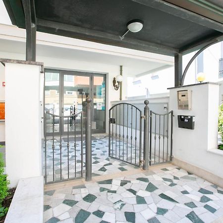 Residence Villa Dei Pini Rimini Kültér fotó