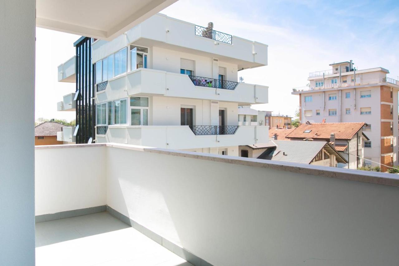 Residence Villa Dei Pini Rimini Kültér fotó