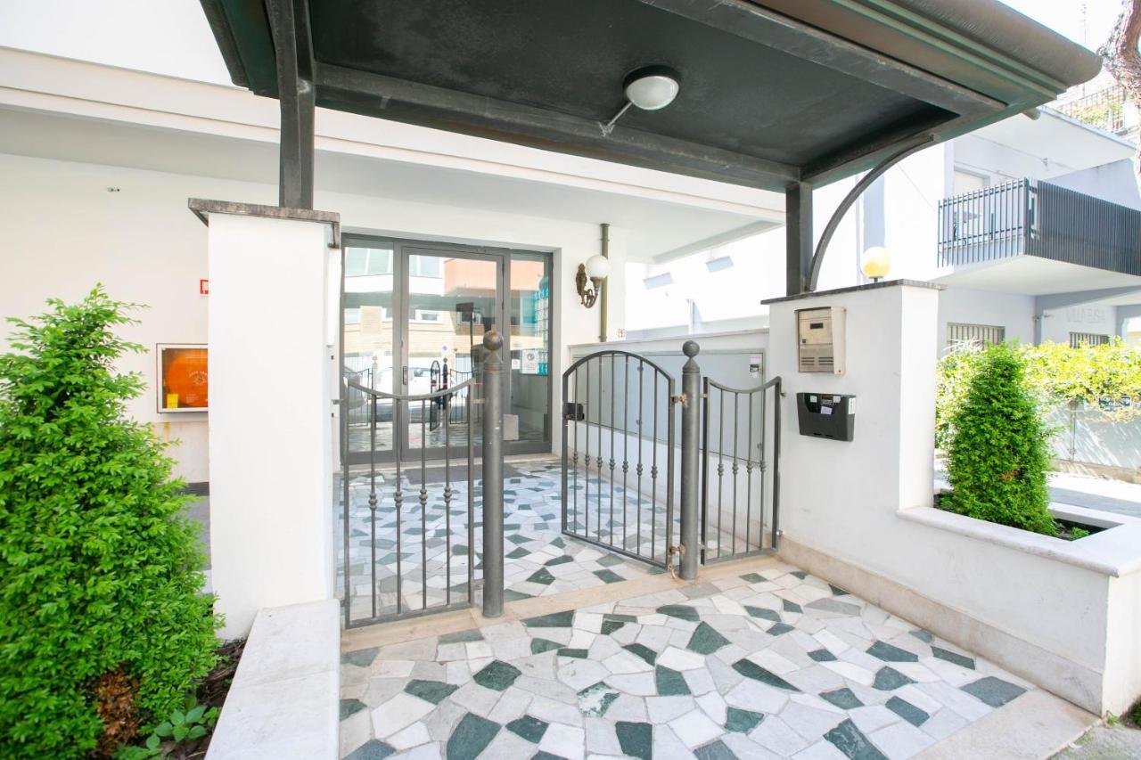 Residence Villa Dei Pini Rimini Kültér fotó