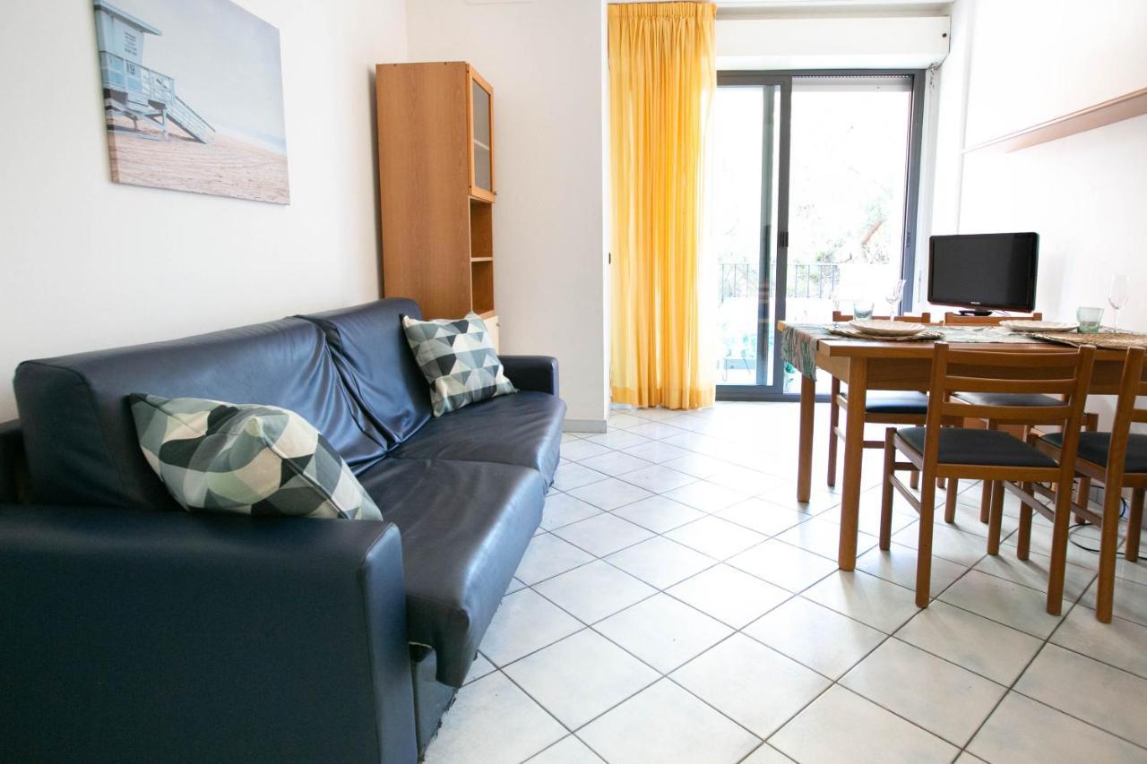 Residence Villa Dei Pini Rimini Kültér fotó