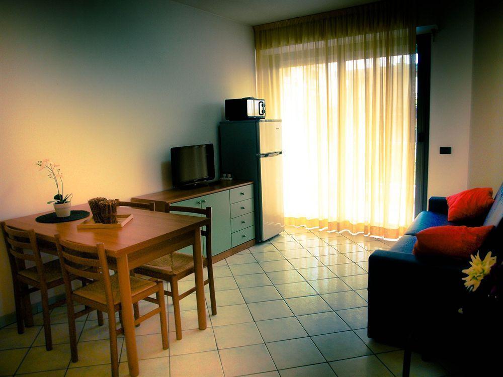 Residence Villa Dei Pini Rimini Kültér fotó