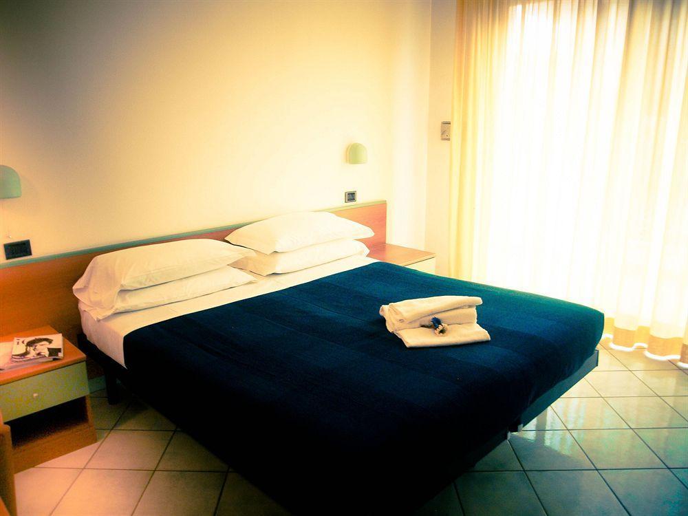 Residence Villa Dei Pini Rimini Kültér fotó
