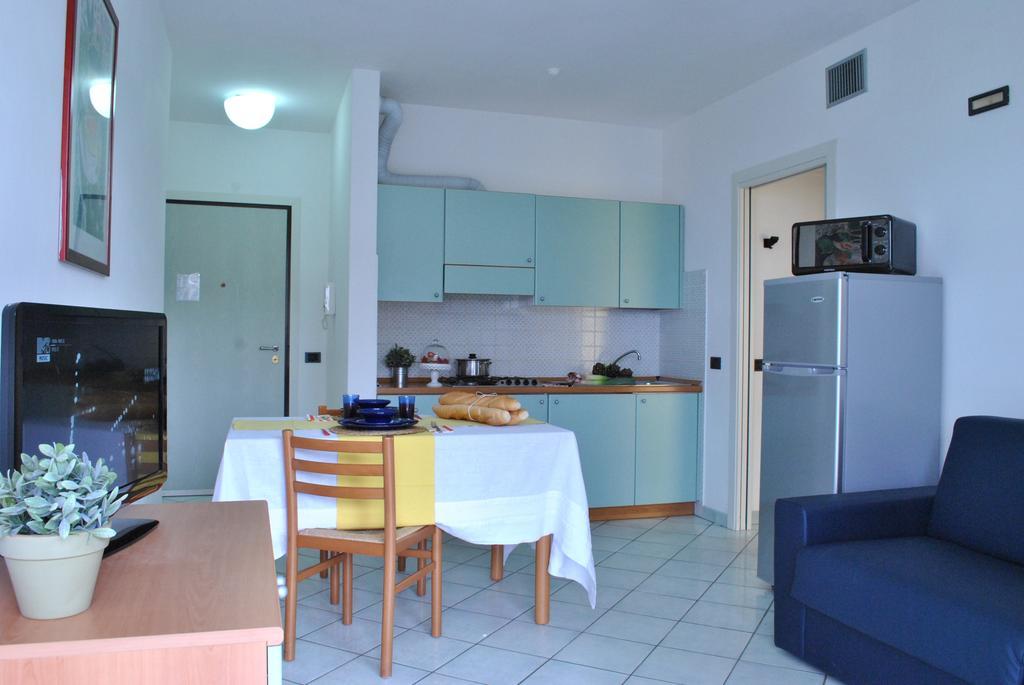 Residence Villa Dei Pini Rimini Kültér fotó