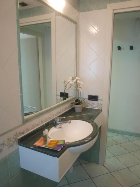 Residence Villa Dei Pini Rimini Kültér fotó